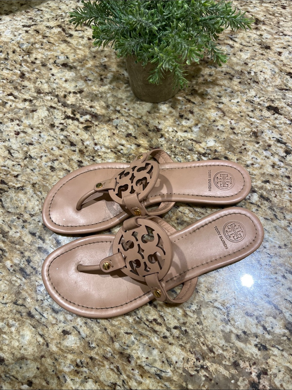 TORY BURCH Miller Pale Pink Leather Thong Sandal 8M